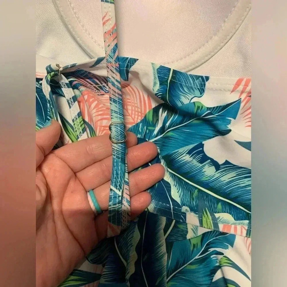 Women’s Tankini Swim Top Size Large Pre-Owned Excellent Condition - Picture 5 of 7